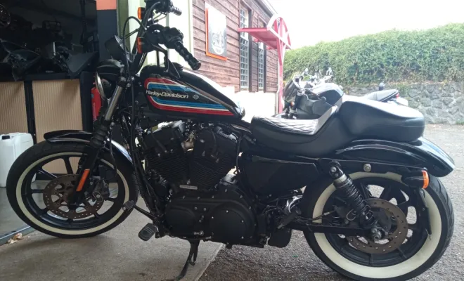 Remplacement de plaquettes de freins de moto à La Réunion